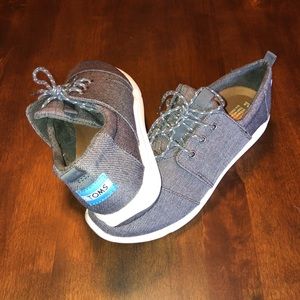 TOMS Del Ray Grey Chambray Sneakers